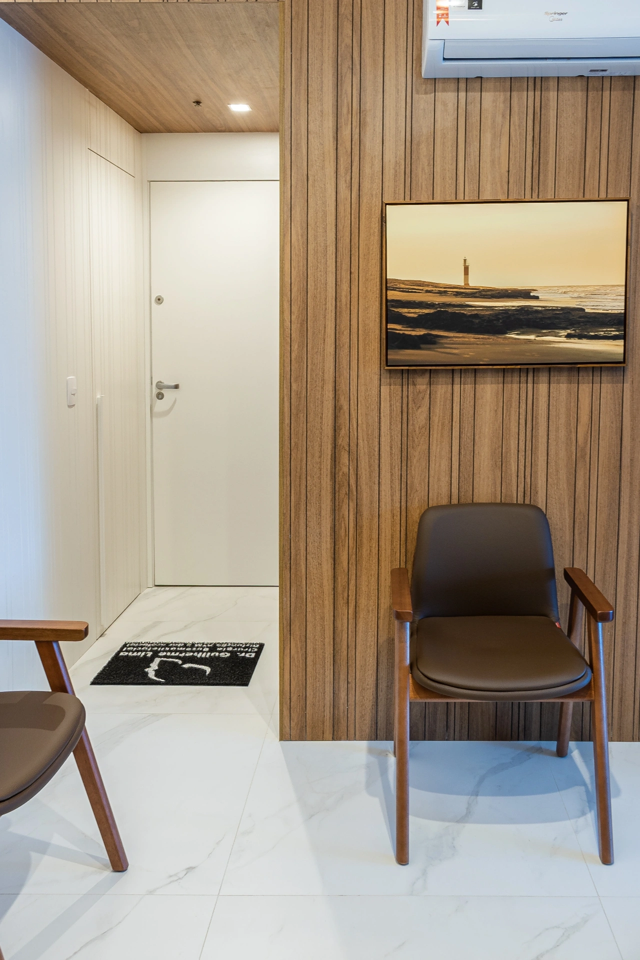 Recepção do consultório do Dr. Guilherme Lima na Barra da Tijuca — Rio de Janeiro