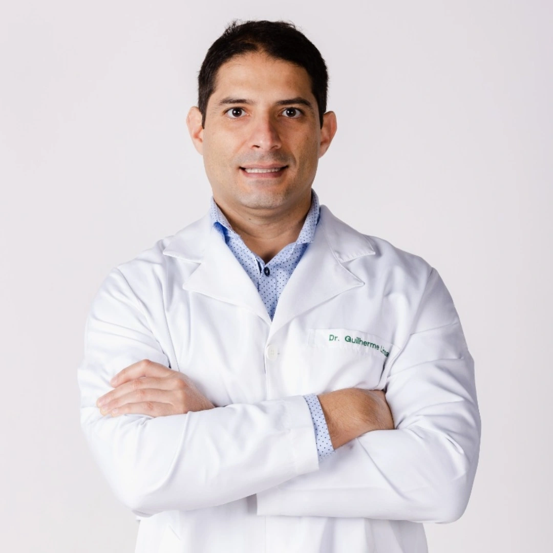Retrato do Dr. Guilherme Lima, cirurgião bucomaxilofacial (CRO-RJ 38327)